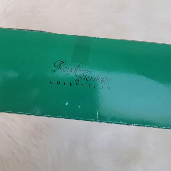 Vintage Currier & Ives 6 Plastic Bell Ornament Set W/ Box Season's Greetings - Picture 4 of 4